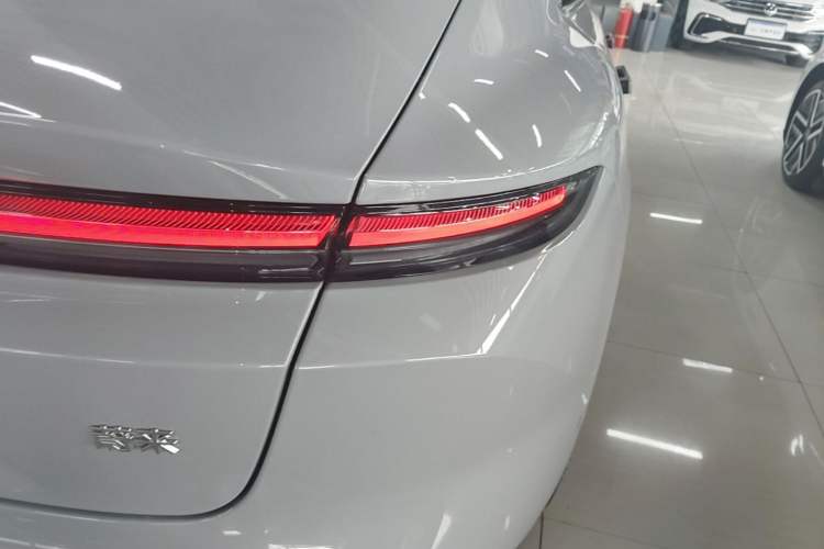 Used Nio ET5 2024 75 kWh Exterior 3