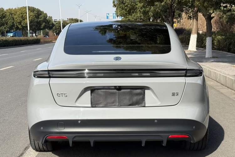 Used Nio ET5 2024 75 kWh Exterior 4