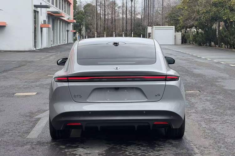 Used Nio ET5 2024 75 kWh Exterior 4