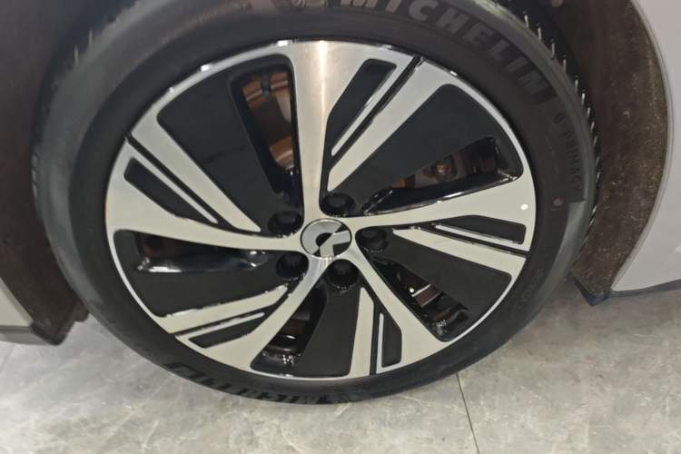 Used Nio ET5 2024 75 kWh Exterior 4