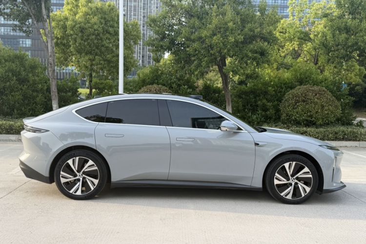 Used Nio ET5 2024 75 kWh Exterior 5