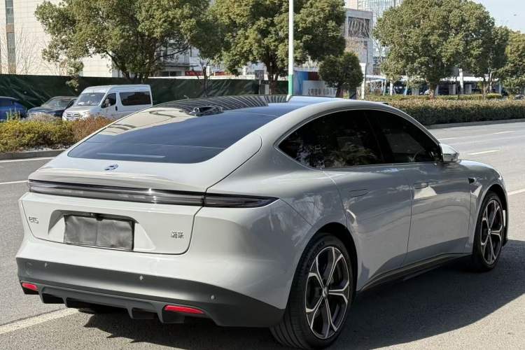 Used Nio ET5 2024 75 kWh Exterior 5