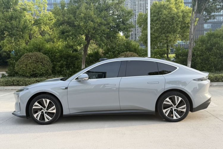 Used Nio ET5 2024 75 kWh Exterior 6