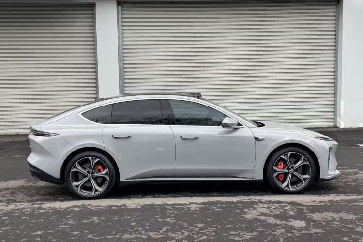 Used Nio ET5 2024 75 kWh Exterior 6
