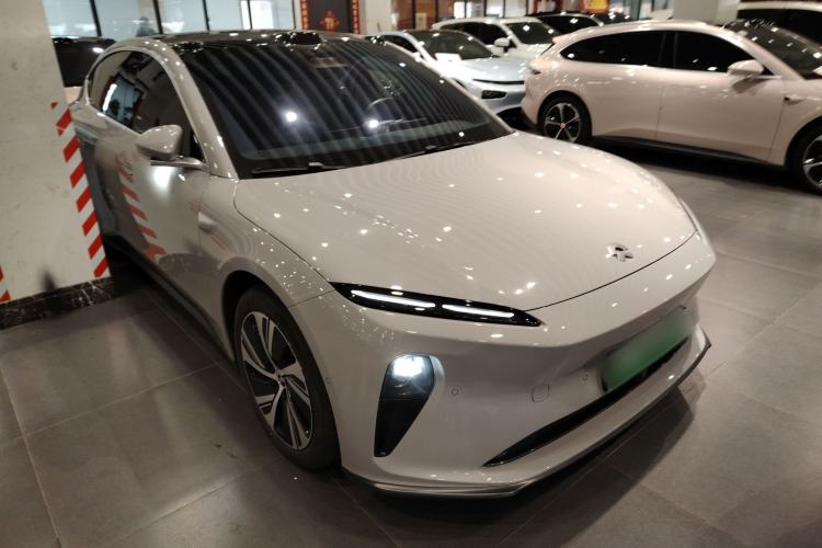 Used Nio ET5 2024 75 kWh Front Right 45 Deg