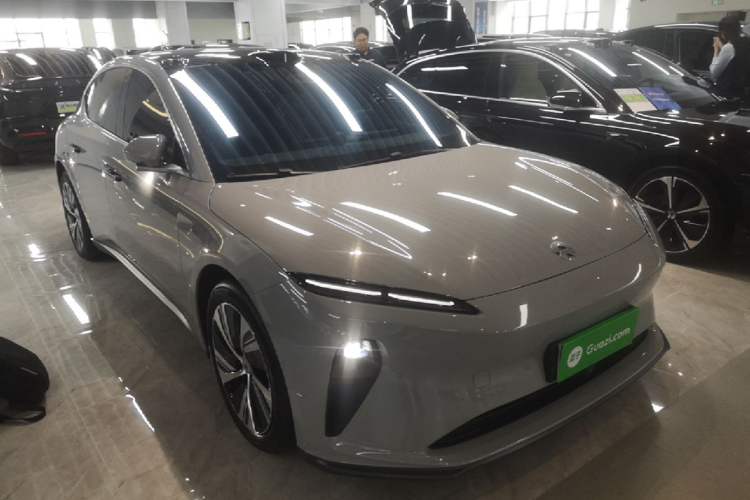Used Nio ET5 2024 75 kWh Front Right 45 Deg