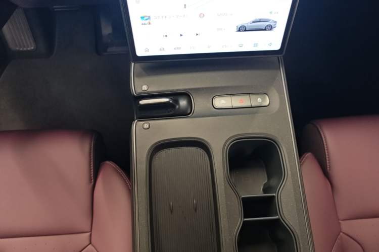 Used Nio ET5 2024 75 kWh Gear Lever