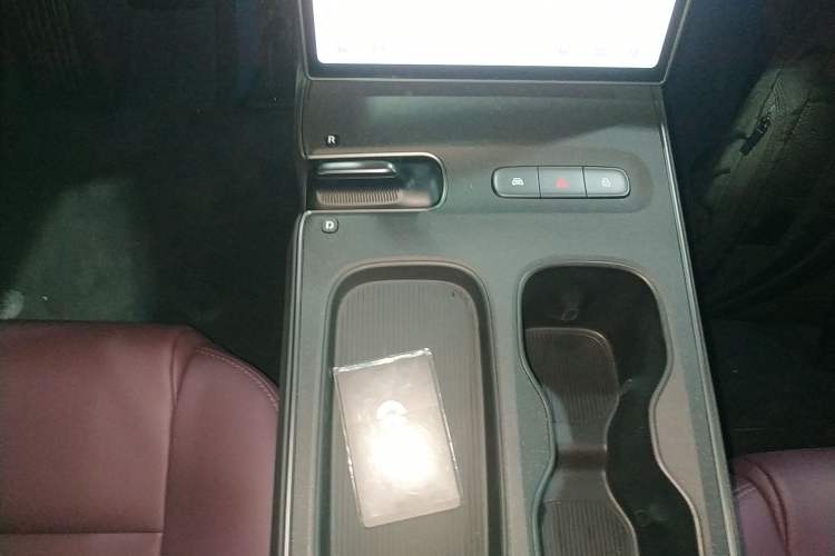 Used Nio ET5 2024 75 kWh Gear Lever