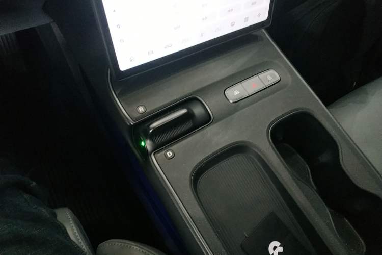 Used Nio ET5 2024 100 kWh Gear Lever