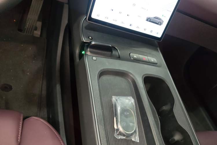 Used Nio ET5 2024 75 kWh Gear Lever