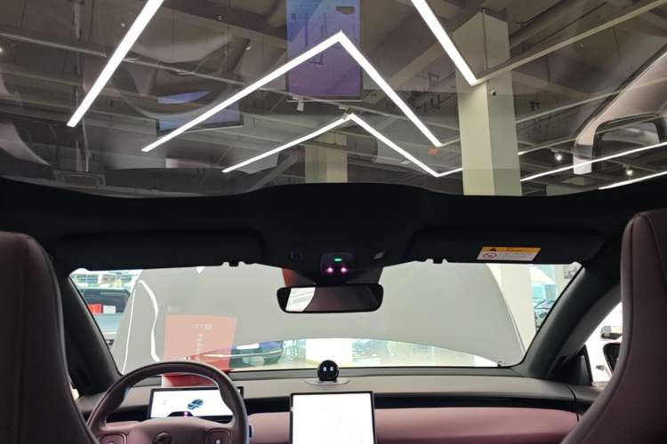 Used Nio ET5 2024 75 kWh Headliner