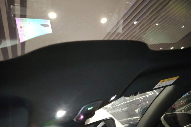 Used Nio ET5 2024 75 kWh Headliner