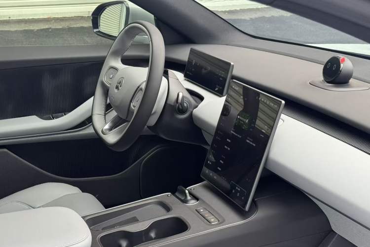 Used Nio ET5 2024 75 kWh Interior 11