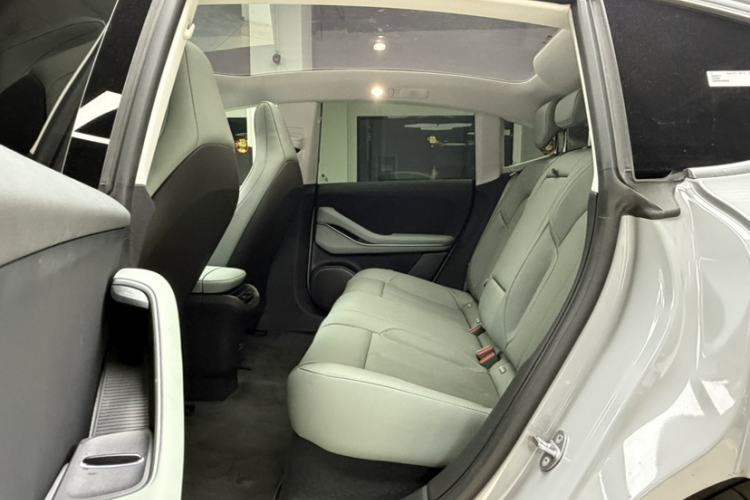 Used Nio ET5 2024 75 kWh Interior 2