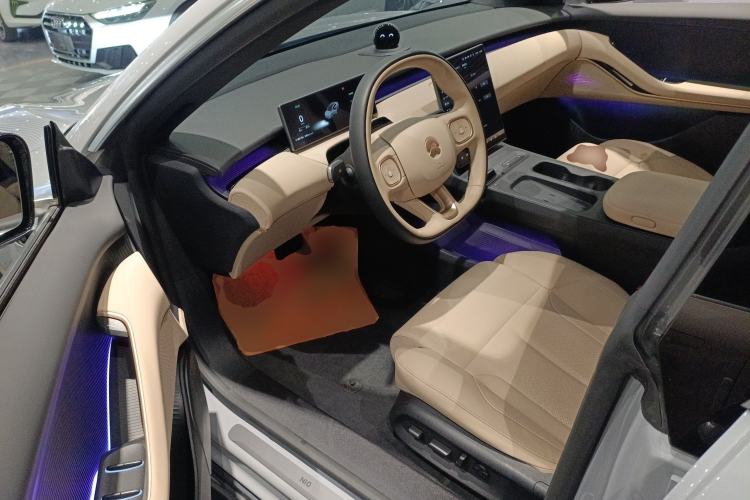 Used Nio ET5 2024 75 kWh Interior 3