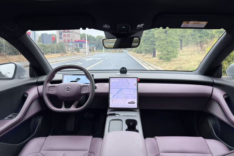 Used Nio ET5 2024 75 kWh Interior 4