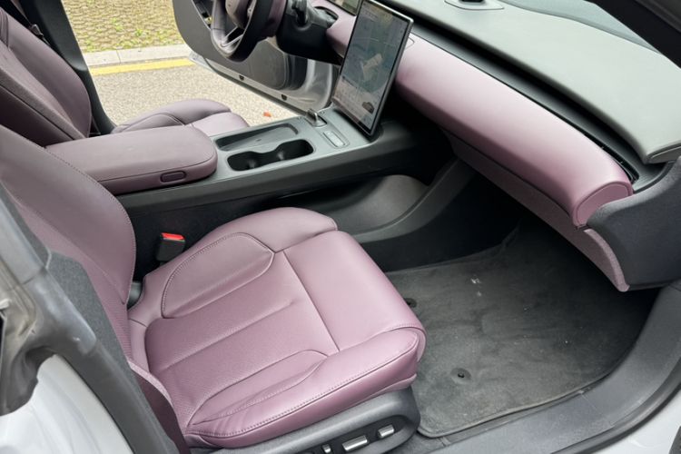 Used Nio ET5 2024 75 kWh Interior 4