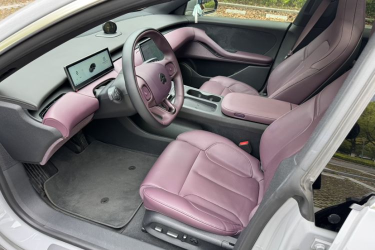 Used Nio ET5 2024 75 kWh Interior 5