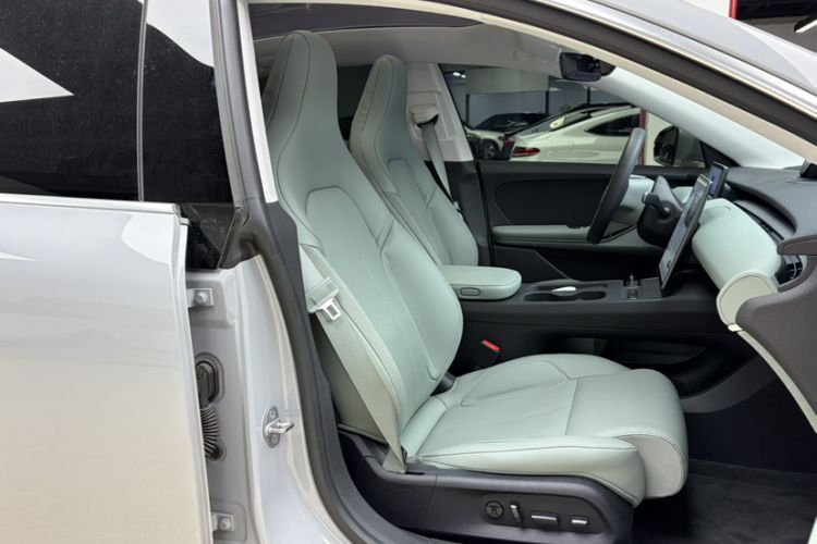Used Nio ET5 2024 75 kWh Interior 5