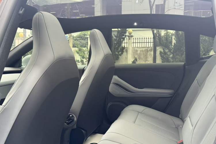 Used Nio ET5 2024 75 kWh Interior 8