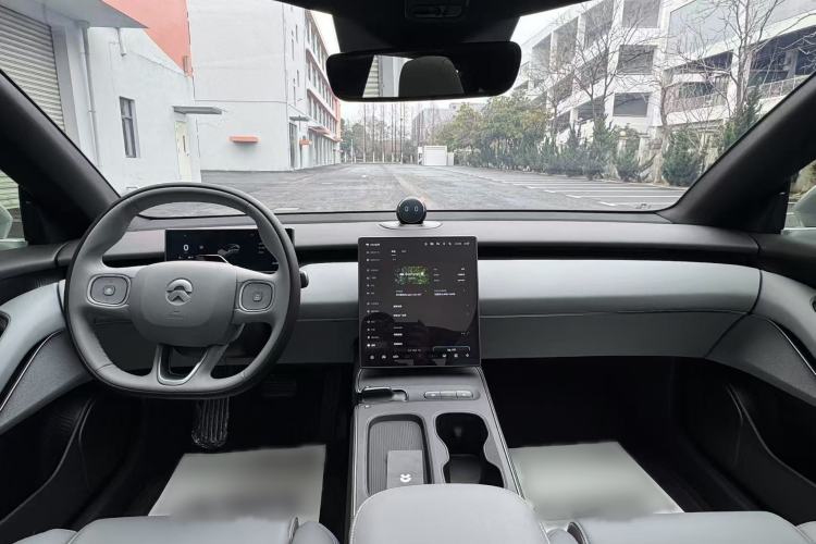 Used Nio ET5 2024 75 kWh Interior 9