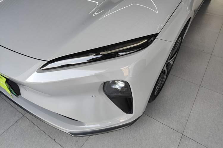 Used Nio ET5 2024 75 kWh Left Front Headlight
