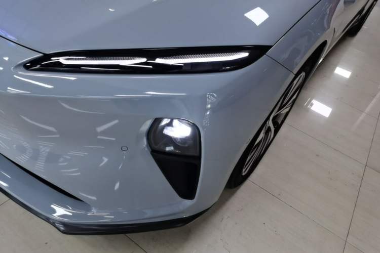 Used Nio ET5 2024 75 kWh Left Front Headlight