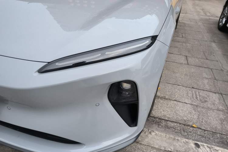 Used Nio ET5 2024 75 kWh Left Front Headlight