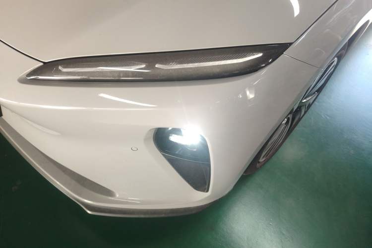 Used Nio ET5 2024 75 kWh Left Front Headlight