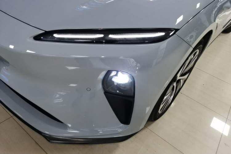 Used Nio ET5 2024 75 kWh Left Front Headlight
