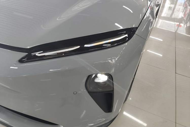 Used Nio ET5 2024 75 kWh Left Front Headlight