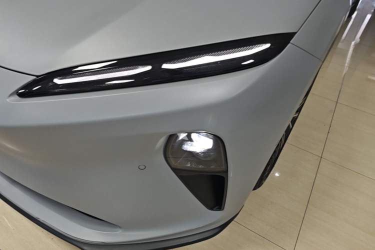 Used Nio ET5 2024 75 kWh Left Front Headlight
