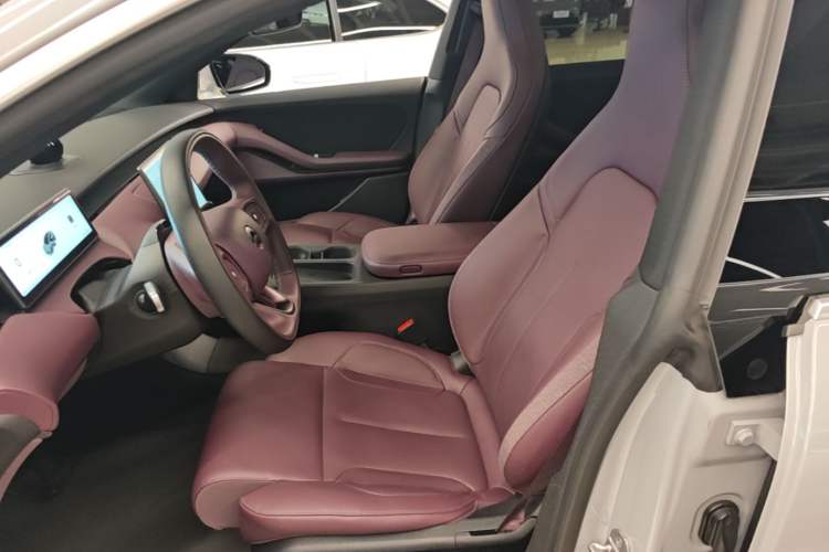Used Nio ET5 2024 75 kWh Left Front Seat