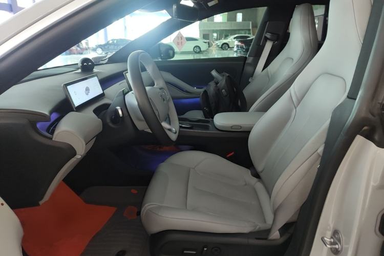 Used Nio ET5 2024 75 kWh Left Front Seat