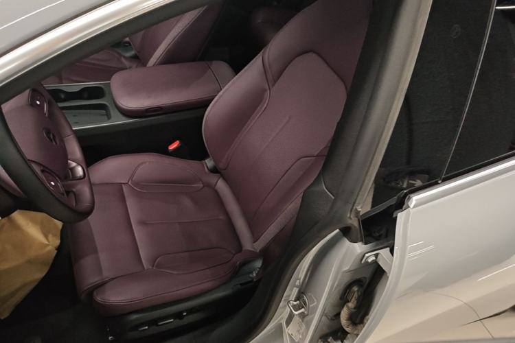 Used Nio ET5 2024 75 kWh Left Front Seat