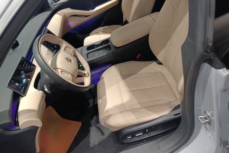 Used Nio ET5 2024 75 kWh Left Front Seat