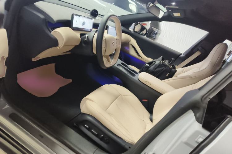 Used Nio ET5 2024 75 kWh Left Front Seat