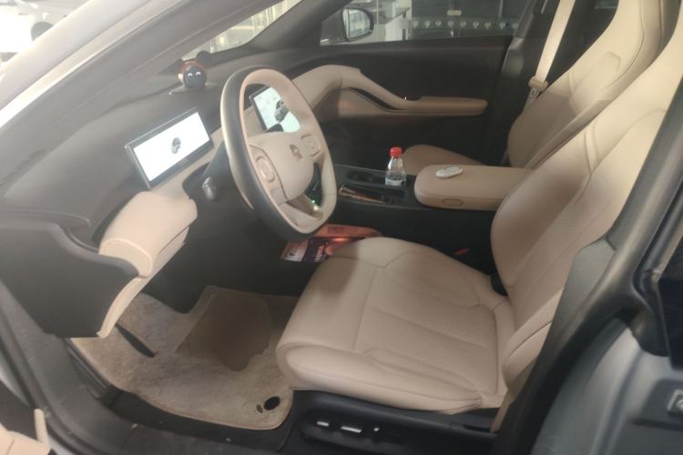 Used Nio ET5 2024 75 kWh Left Front Seat
