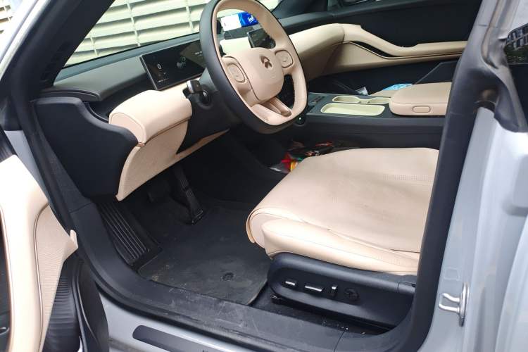 Used Nio ET5 2024 75 kWh Left Front Seat