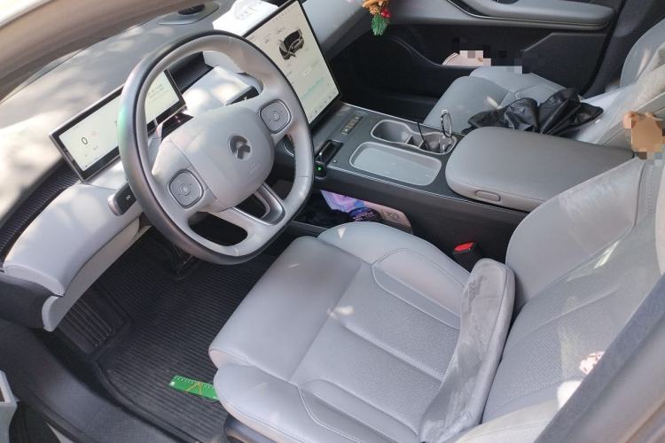 Used Nio ET5 2024 75 kWh Left Front Seat