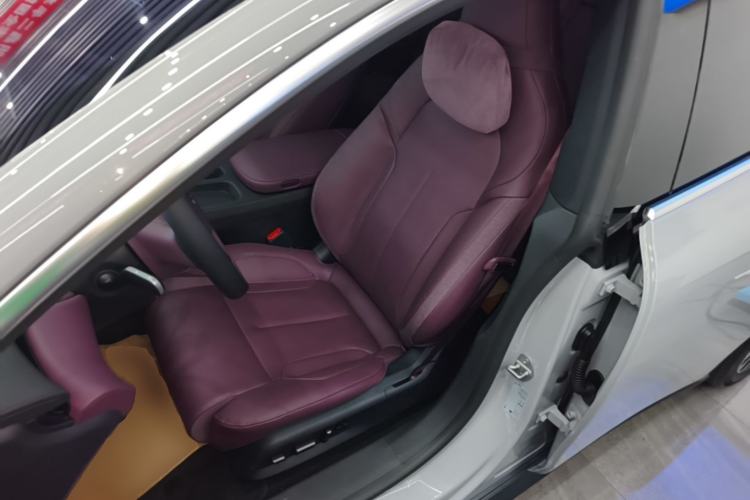 Used Nio ET5 2024 75 kWh Left Front Seat