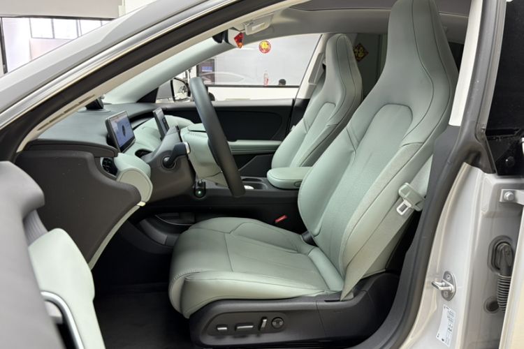 Used Nio ET5 2024 75 kWh Left Front Seat