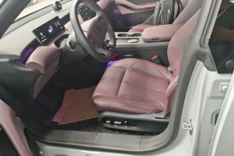 Used Nio ET5 2024 75 kWh Left Front Seat