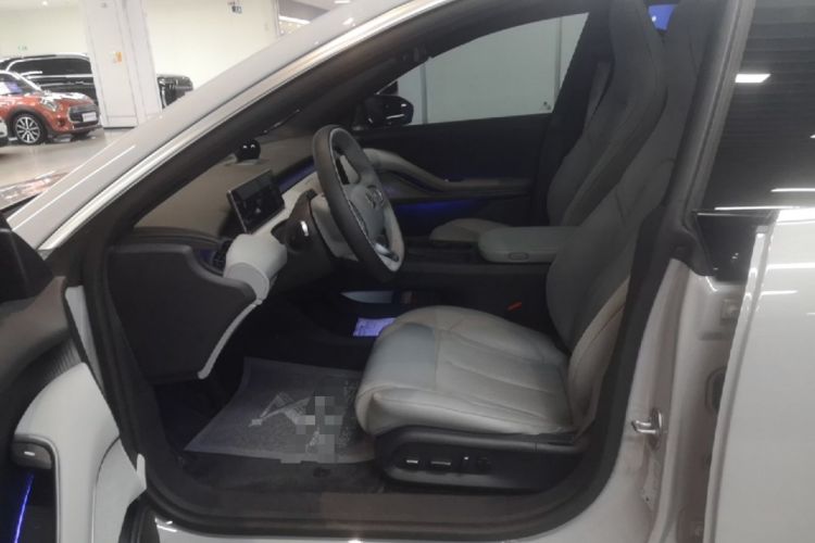 Used Nio ET5 2024 75 kWh Left Front Seat