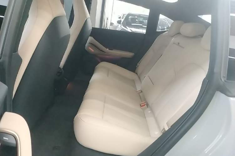 Used Nio ET5 2024 75 kWh Left Rear Seat