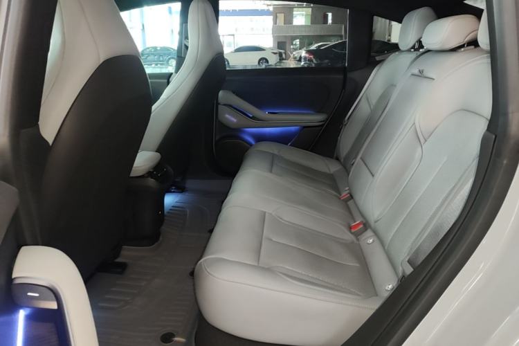Used Nio ET5 2024 75 kWh Left Rear Seat