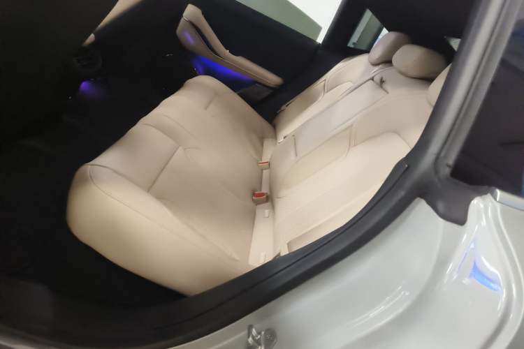 Used Nio ET5 2024 75 kWh Left Rear Seat