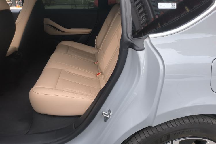 Used Nio ET5 2024 75 kWh Left Rear Seat