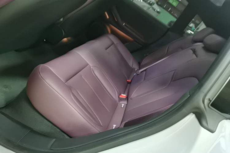 Used Nio ET5 2024 75 kWh Left Rear Seat