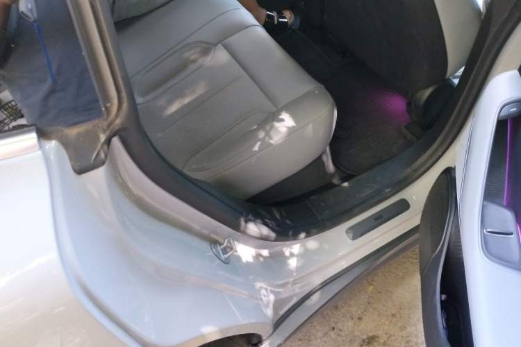 Used Nio ET5 2024 75 kWh Left Rear Seat